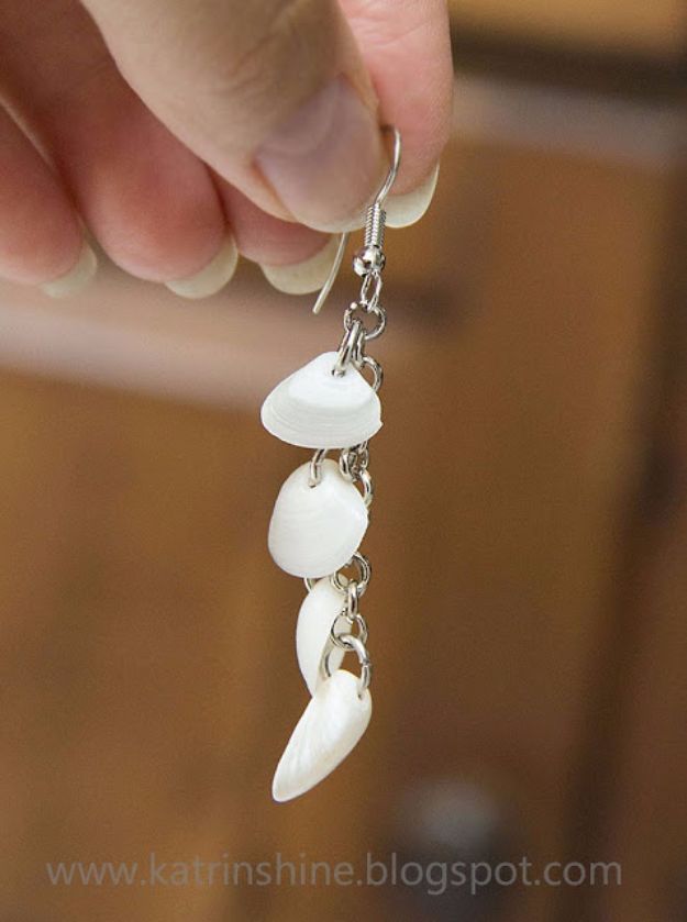 DIY Ideas With Sea Shells - Seashell Dangle Earrings - Best Cute Sea Shell Crafts for Adults and Kids - Easy Beach House Decor Ideas With Sand and Large Shell Art - Wall Decor and Home, Bedroom and Bath - Cheap DIY Projects Make Awesome Homemade Gifts http://diyjoy.com/diy-ideas-sea-shells