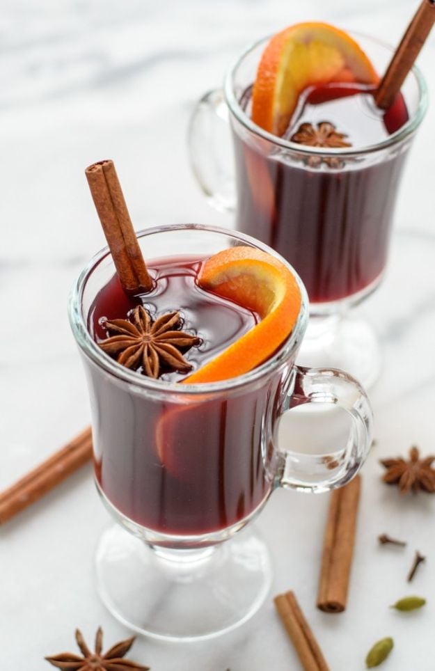 Best Drink Recipes for New Years Eve - Slow Cooker Spiced Wine - Creative Cocktails, Drinks, Champagne Toasts, and Punch Mixes for A New Year's Eve Party - Ideas for Serving, Glasses, Fun Ideas for Shots and Cocktails - Easy Vodka Recipes, Non Alcoholic, Whisky Rum and Party Punches #newyearseve