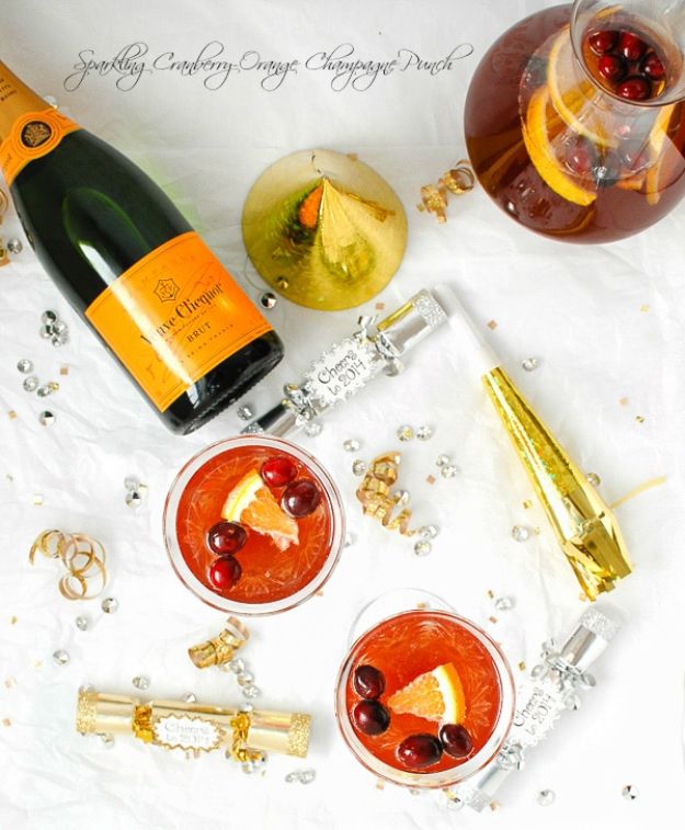 Best Drink Recipes for New Years Eve - Sparkling Cranberry-Orange Champagne Punch - Creative Cocktails, Drinks, Champagne Toasts, and Punch Mixes for A New Year's Eve Party - Ideas for Serving, Glasses, Fun Ideas for Shots and Cocktails - Easy Vodka Recipes, Non Alcoholic, Whisky Rum and Party Punches #newyearseve