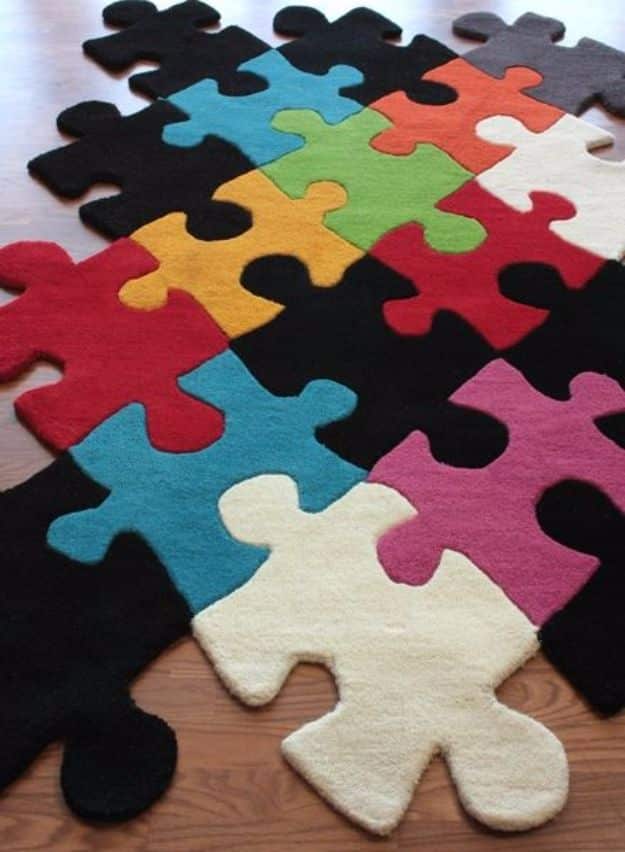 DIY Ideas With Carpet Scraps - Stylish Puzzle Rug - Cool Crafts To Make With Old Carpet Remnants - Cheap Do It Yourself Gifts and Home Decor on A Budget - Creative But Cheap Ideas for Decorating Your House and Room - Painted, No Sew and Creative Arts and Craft Projects http://diyjoy.com/diy-ideas-carpet-scraps