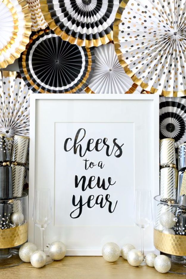 New Years Eve Decor Ideas - Transition Christmas Decors TO New Years - DIY New Year's Eve Decorations - Cheap Ideas for Banners, Balloons, Party Tables, Centerpieces and Festive Streamers and Lights - Cool Placecards, Photo Backdrops, Party Hats, Party Horns and Champagne Glasses - Cute Invitations, Games and Free Printables #diy #newyearseve #parties
