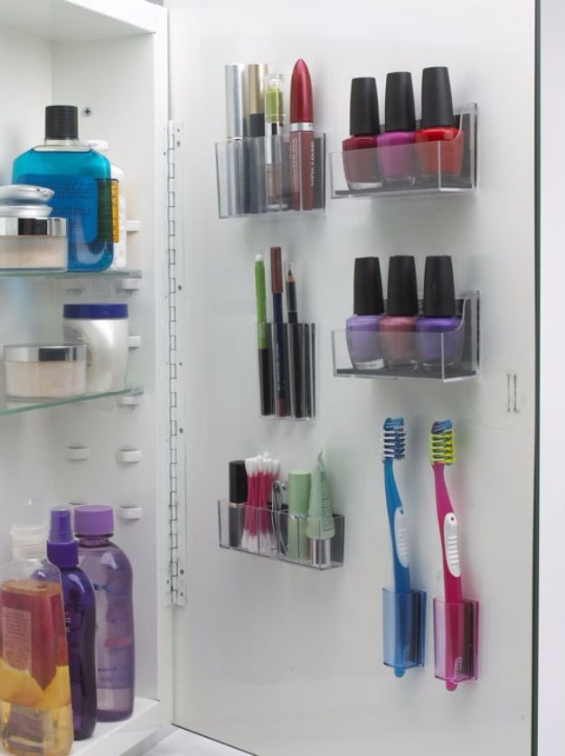 DIY Bathroom Storage Ideas - Using Cabinet & Closet Doors for Storage - Best Solutions for Under Sink Organization, Countertop Jars and Boxes, Counter Caddy With Mason Jars, Over Toilet Ideas and Shelves, Easy Tips and Tricks for Small Spaces To Organize Bath Products #storageideas #diybathroom #bathroomdecor