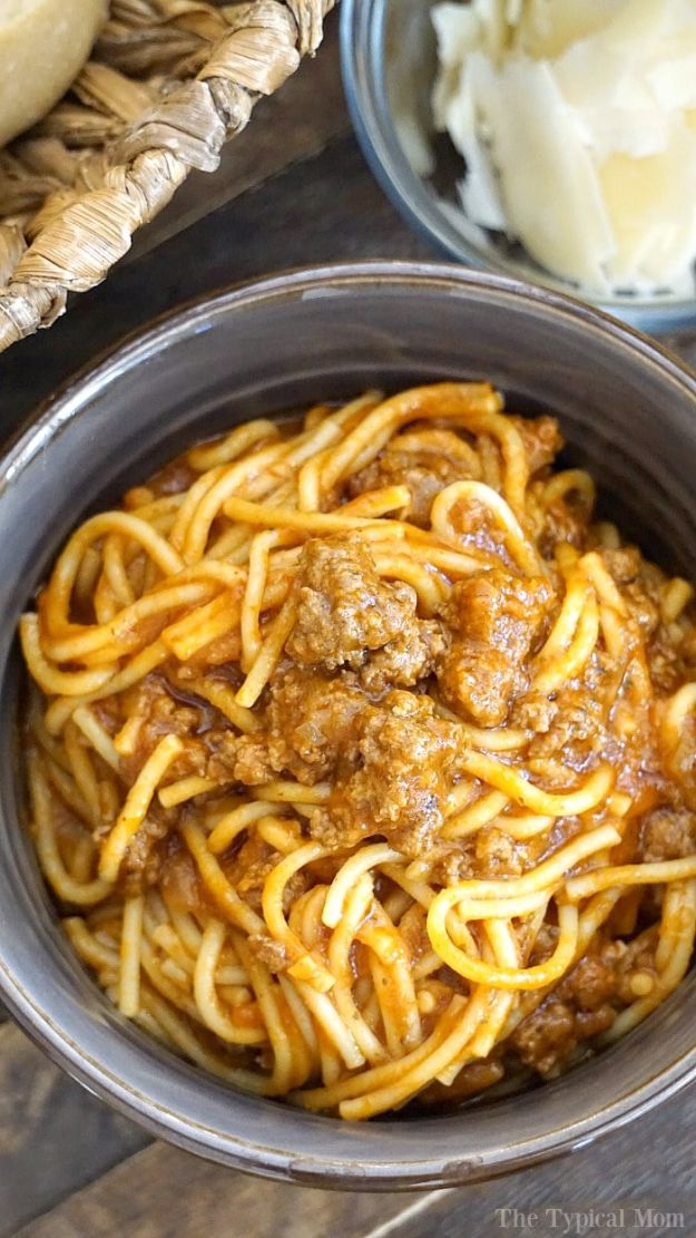 Instant Pot Recipes - 10 Minute Instant Pot Spaghetti - Easy Healthy Family Recipe Ideas for Instant Pot - Chicken, Brisket, Beef, Paleo, Low Carb, Vegetarian, Pork, Keto and Vegan - Pressure Cooking and Pressure Cooker Foods - Breakfast, Lunch and Dinner Ideas work With Weight Watchers and Whole 30 Diets http://diyjoy.com/instant-pot-recipes