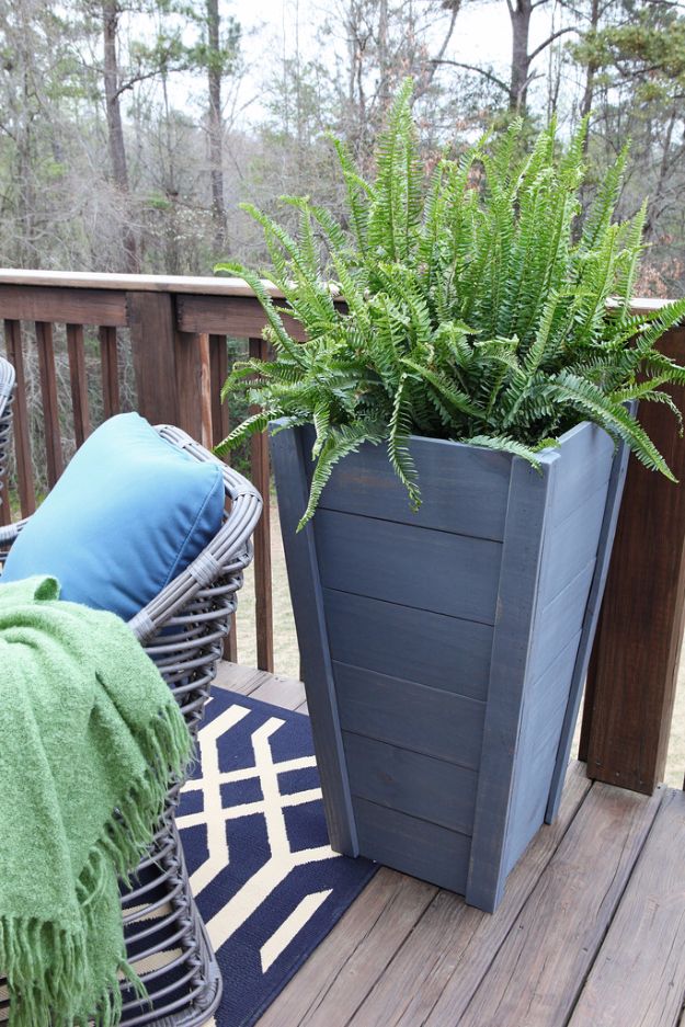 DIY Outdoor Planters - $20 Tall Planters - Easy Planter Ideas to Make for The Porch, Pation and Backyard - Your Plants Will Love These DIY Plant Holders, Potting Ideas and Planter Boxes - Gardening DIY for Big and Small Plants Outdoors - Concrete, Wood, Cheap, Simple, Modern and Rustic Projects With Step by Step Instructions 