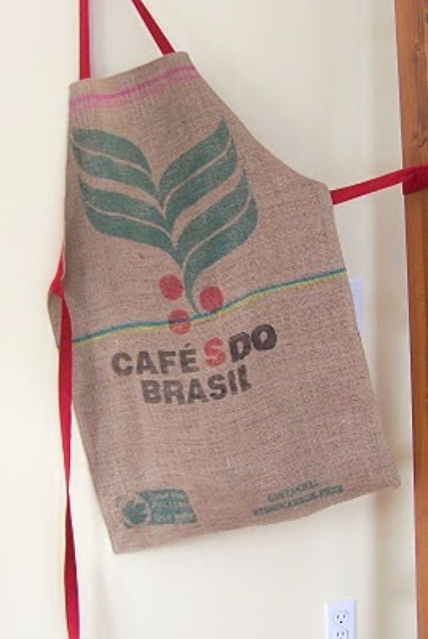DIY Ideas for The Coffee Lover - Crafty Coffee Bag Apron - Easy and Cool Gift Ideas for People Who Love Coffee Drinks - Coaster, Cups and Mugs, Tumblers, Canisters and Do It Yourself Gift Ideas - Gift Jars and Baskets, Fun Presents to Make for Mom, Dad and Friends http://diyjoy.com/diy-ideas-coffee-lover