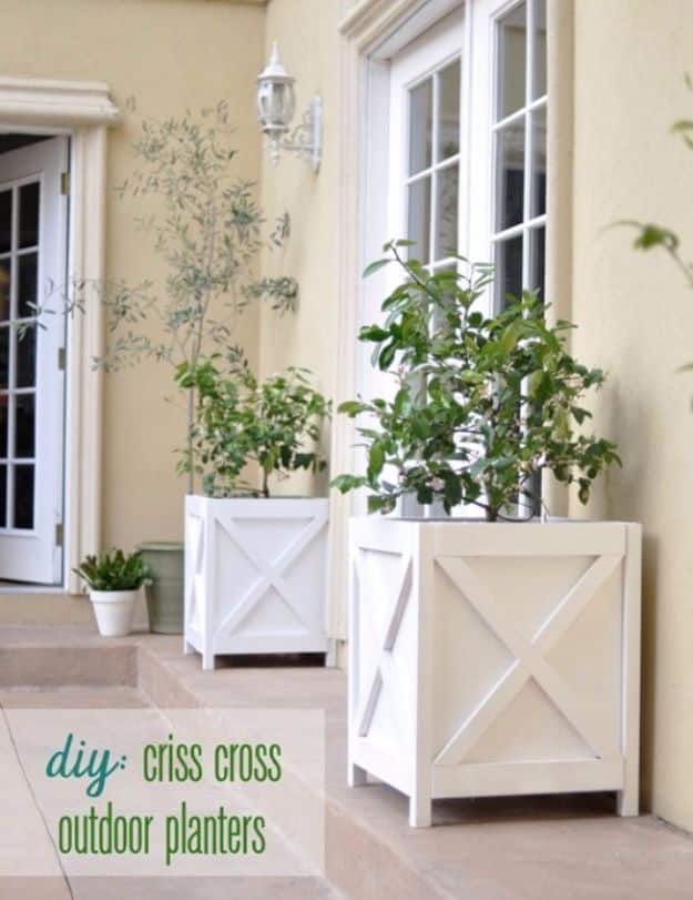 DIY Outdoor Planters - DIY Criss Cross Outdoor Planters - Easy Planter Ideas to Make for The Porch, Pation and Backyard - Your Plants Will Love These DIY Plant Holders, Potting Ideas and Planter Boxes - Gardening DIY for Big and Small Plants Outdoors - Concrete, Wood, Cheap, Simple, Modern and Rustic Projects With Step by Step Instructions 