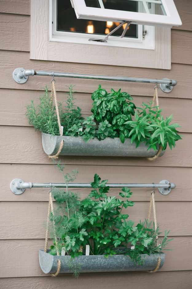 DIY Outdoor Planters - Outdoor Herb Garden - Easy Planter Ideas to Make for The Porch, Pation and Backyard - Your Plants Will Love These DIY Plant Holders, Potting Ideas and Planter Boxes - Gardening DIY for Big and Small Plants Outdoors - Concrete, Wood, Cheap, Simple, Modern and Rustic Projects With Step by Step Instructions 