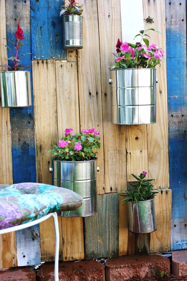 DIY Outdoor Planters - Pallet Vertical Garden - Easy Planter Ideas to Make for The Porch, Pation and Backyard - Your Plants Will Love These DIY Plant Holders, Potting Ideas and Planter Boxes - Gardening DIY for Big and Small Plants Outdoors - Concrete, Wood, Cheap, Simple, Modern and Rustic Projects With Step by Step Instructions 