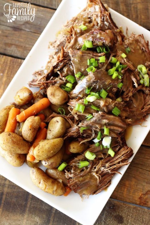 Instant Pot Recipes - Sunday Pot Roast In An Instant Pot - Easy Healthy Family Recipe Ideas for Instant Pot - Chicken, Brisket, Beef, Paleo, Low Carb, Vegetarian, Pork, Keto and Vegan - Pressure Cooking and Pressure Cooker Foods - Breakfast, Lunch and Dinner Ideas work With Weight Watchers and Whole 30 Diets http://diyjoy.com/instant-pot-recipes