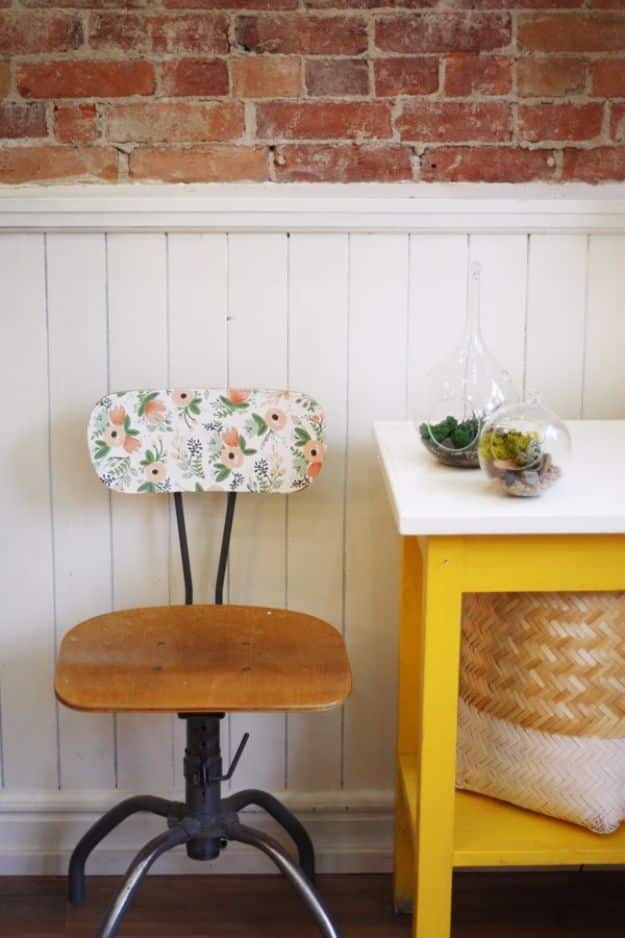 DIY Ideas for Wallpaper Scraps - Vintage Chair Makeover - Cute Projects and Easy DIY Gift Ideas to Make With Leftover Wall Paper - Fun Home Decor, Homemade Wall Art Idea Tutorials, Creative Ways to Use Old Wallpapers - Cool Crafts for Men, Women and Teens http://diyjoy.com/diy-ideas-wallpaper-scraps