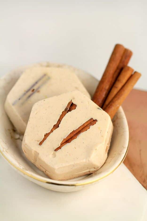 DIY Soap Recipes - Cinnamon Shea Butter Soap - Melt and Pour, Homemade Recipe Without Lye - Natural Soap crafts for Kids - Shea Butter, Essential Oils, Easy Ides With 3 Ingredients - soap recipes with step by step tutorials #soap #diygifts