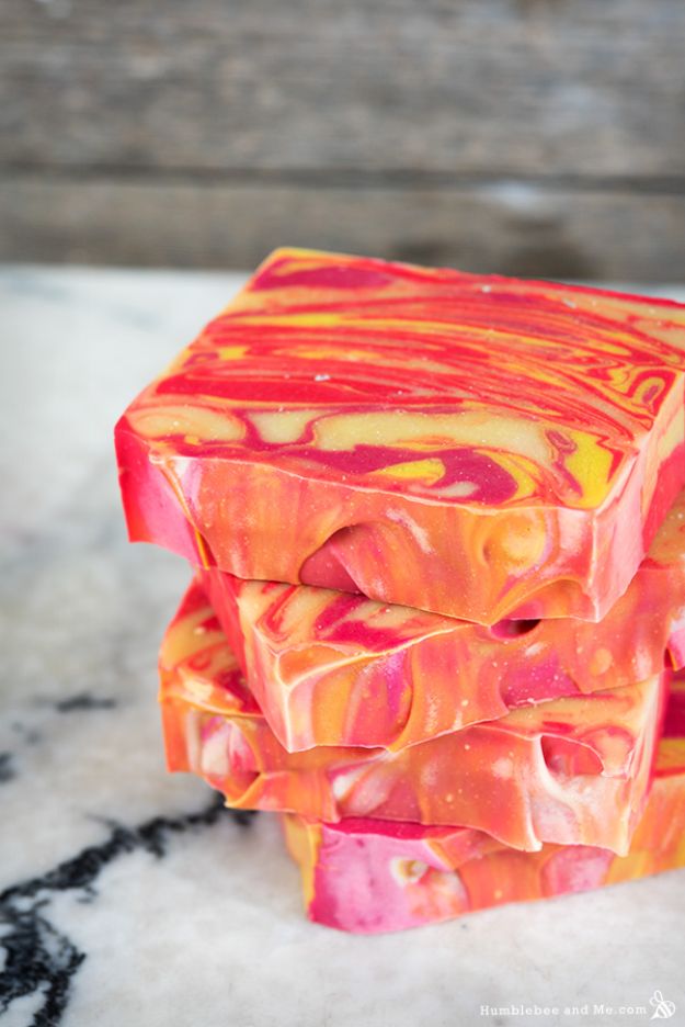 DIY Soap Recipes - Citrus Summer Punch Swirl Soap - Melt and Pour, Homemade Recipe Without Lye - Natural Soap crafts for Kids - Shea Butter, Essential Oils, Easy Ides With 3 Ingredients - soap recipes with step by step tutorials #soap #diygifts