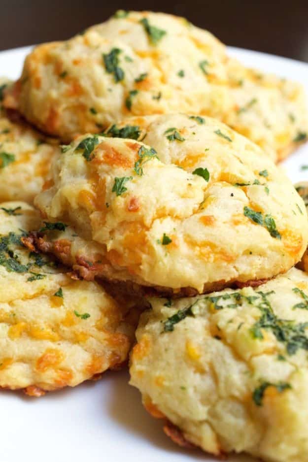 Best Dinner Party Ideas - Copycat Red Lobster Cheddar Bay Biscuits - Best Recipes for Foods to Serve, Casseroles, Finger Foods, Desserts and Appetizers- Place Settings and Cards, Centerpieces, Table Decor and Recipe Ideas for Supper Clubs and Dinner Parties http://diyjoy.com/best-dinner-party-ideas