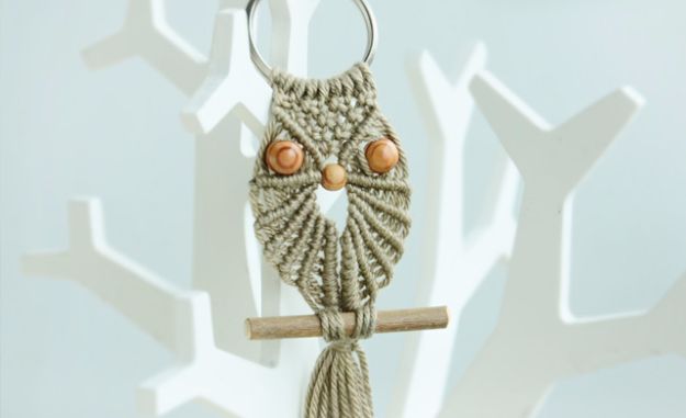 Macrame Crafts - Cute Macrame Owl - DIY Ideas and Easy Macrame Projects for Home Decor, Gifts and Wall Art - Cool Bracelets, Plant Holders, Beautiful Dream Catchers, Things To Make and Sell on Etsy, How To Make Knots for Your Macrame Craft Projects, Fun Ideas Even Kids and Teens Can Make #macrame #crafts #diyideas