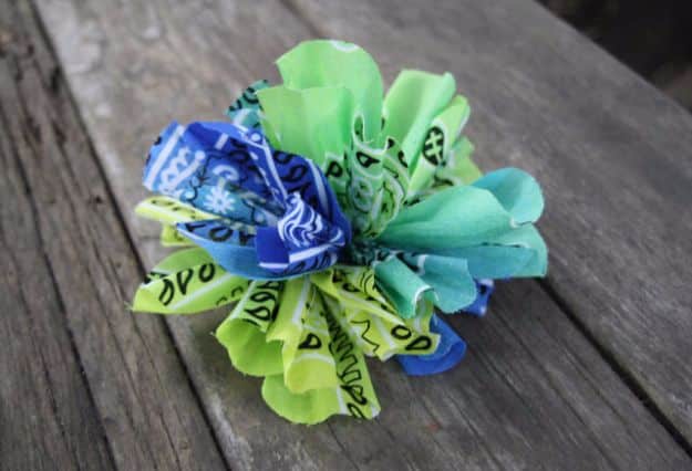 DIY Ideas With Bandanas - DIY Bandana Flower - Bandana Crafts and Decor Projects Made With A Bandana - No Sew Ideas, Bags, Bracelets, Hats, Halter Tops, Blankets and Quilts, Headbands, Simple Craft Project Tutorials for Kids and Teens - Home Decoration and Country Themed Crafts To Make and Sell On Etsy #crafts #country #diy