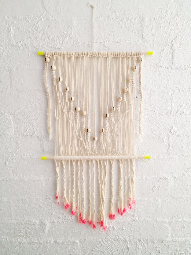 Macrame Crafts - DIY Macrame Wall Display - DIY Ideas and Easy Macrame Projects for Home Decor, Gifts and Wall Art - Cool Bracelets, Plant Holders, Beautiful Dream Catchers, Things To Make and Sell on Etsy, How To Make Knots for Your Macrame Craft Projects, Fun Ideas Even Kids and Teens Can Make #macrame #crafts #diyideas