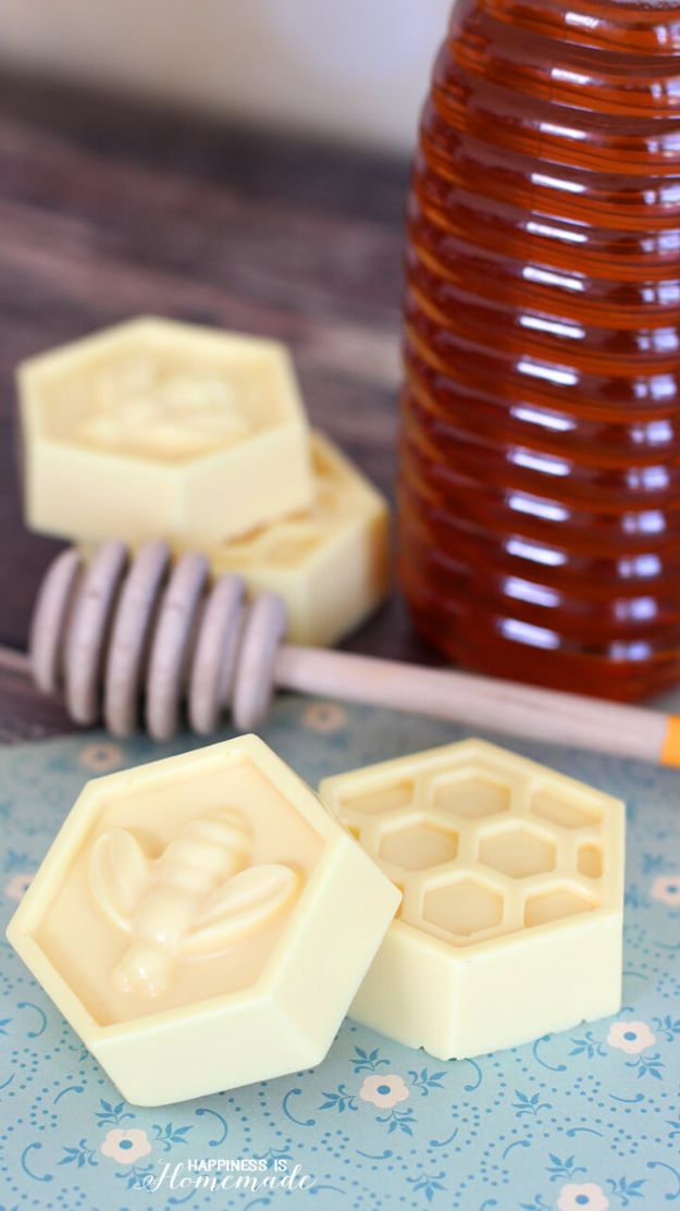 DIY Soap Recipes - DIY Milk and Honey Soap - Melt and Pour, Homemade Recipe Without Lye - Natural Soap crafts for Kids - Shea Butter, Essential Oils, Easy Ides With 3 Ingredients - soap recipes with step by step tutorials #soap #diygifts