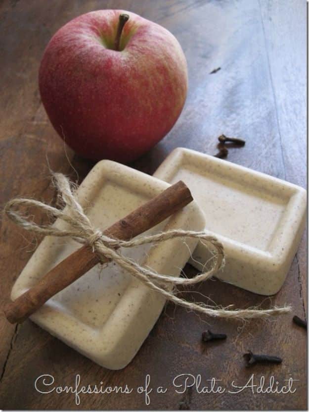 DIY Soap Recipes - Five Minute Spiced Apple Goats Milk Soap - Melt and Pour, Homemade Recipe Without Lye - Natural Soap crafts for Kids - Shea Butter, Essential Oils, Easy Ides With 3 Ingredients - soap recipes with step by step tutorials #soap #diygifts