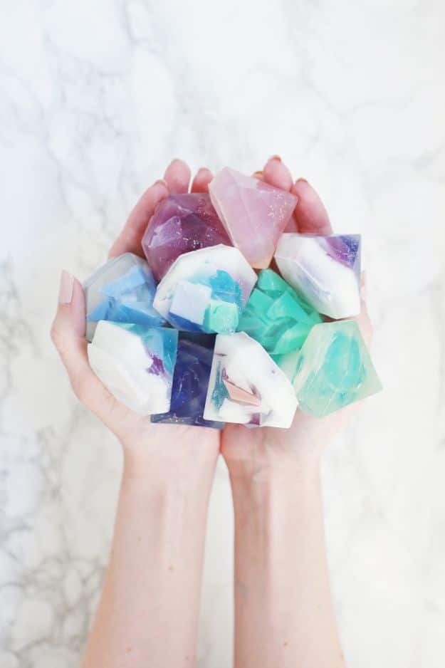 DIY Soap Recipes - Gem Stone Soap DIY - Melt and Pour, Homemade Recipe Without Lye - Natural Soap crafts for Kids - Shea Butter, Essential Oils, Easy Ides With 3 Ingredients - soap recipes with step by step tutorials #soap #diygifts