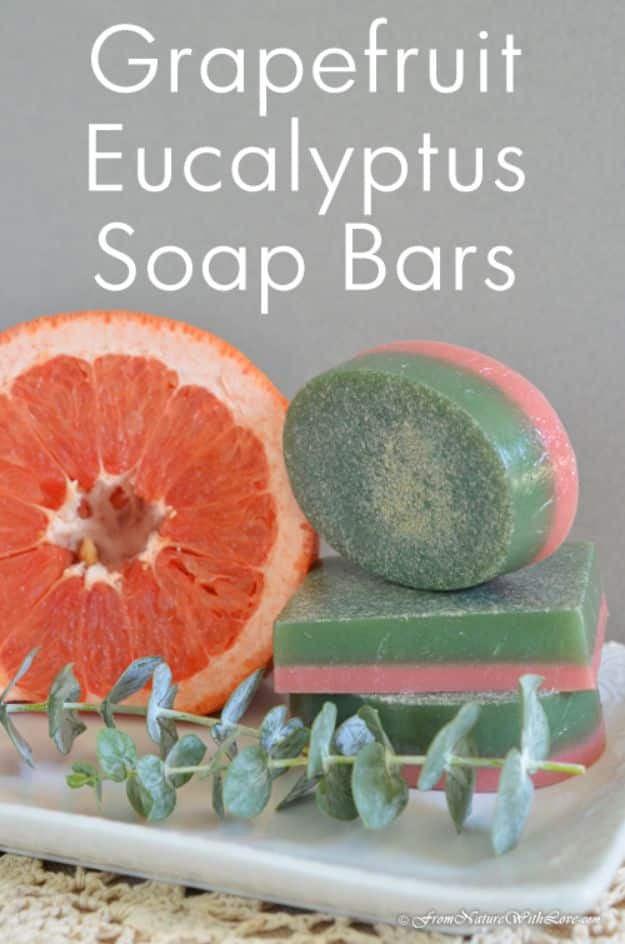 DIY Soap Recipes - Grapefruit Eucalyptus Soap Bars - Melt and Pour, Homemade Recipe Without Lye - Natural Soap crafts for Kids - Shea Butter, Essential Oils, Easy Ides With 3 Ingredients - soap recipes with step by step tutorials #soap #diygifts