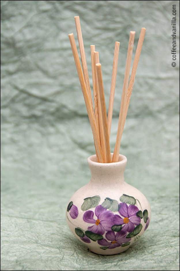 DIY Home Fragrance Ideas - Homemade Reed Diffusers - Homemade Reed Diffusers - Easy Ways To Make your House and Home Smell Good - Essential Oils, Diffusers, DIY Lampe Berger Oil, Candles, Room Scents and Homemade Recipes for Odor Removal - Relaxing Lavender, Fresh Clean Smells, Lemon, Herb 