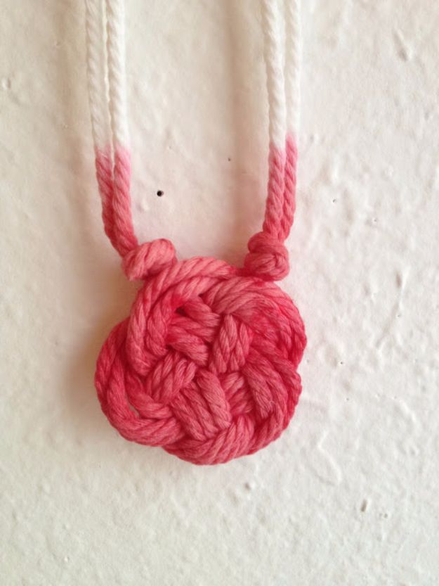 Macrame Crafts - Macrame Necklace - DIY Ideas and Easy Macrame Projects for Home Decor, Gifts and Wall Art - Cool Bracelets, Plant Holders, Beautiful Dream Catchers, Things To Make and Sell on Etsy, How To Make Knots for Your Macrame Craft Projects, Fun Ideas Even Kids and Teens Can Make #macrame #crafts #diyideas