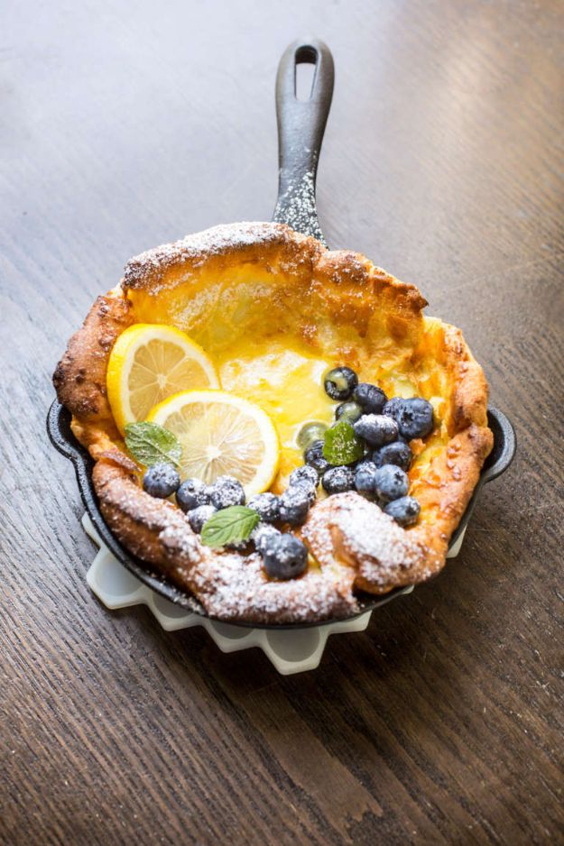 Best Brunch Recipes - Mini Dutch Babies With Lemon Curd And Blueberries - Eggs, Pancakes, Waffles, Casseroles, Vegetable Dishes and Side, Potato Recipe Ideas for Brunches - Serve A Crowd and Family with the versions of Eggs Benedict, Mimosas, Muffins and Pastries, Desserts - Make Ahead , Slow Cooler and Healthy Casserole Recipes #brunch #breakfast #recipes
