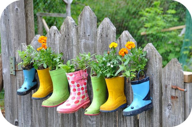 Container Gardening Ideas - Rain Boots Gardening - Easy Garden Projects for Containers and Growing Plants in Small Spaces - DIY Potting Tips and Planter Boxes for Vegetables, Herbs and Flowers - Simple Ideas for Beginners -Shade, Full Sun, Pation and Yard Landscape Idea tutorials 