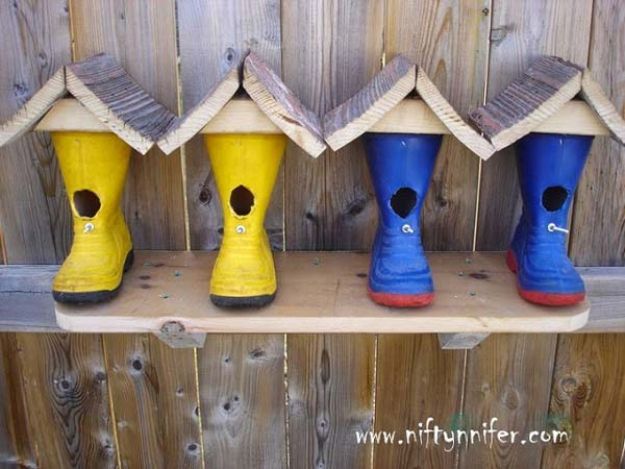 DIY Bird Houses - Rubber Boots Birdhouse - Easy Bird House Ideas for Kids and Adult To Make - Free Plans and Tutorials for Wooden, Simple, Upcyle Designs, Recycle Plastic and Creative Ways To Make Rustic Outdoor Decor and a Home for the Birds - Fun Projects for Your Backyard This Summer 