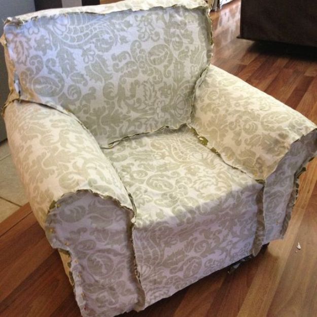 DIY Slipcovers - Upholstery Slipcover - Do It Yourself Slip Covers For Furniture - No Sew Ideas, Easy Fabrics Four Couch and Sofa Cover - Chair Projects and Ideas, How To Make a Slip cover with step by step tutorial and instructions - Cool DIY Home and Living Room Decor #slipcovers #diydecor