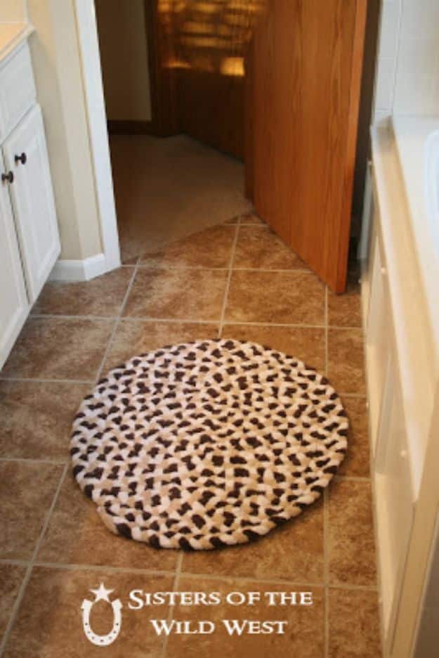 DIY Rugs - Braided Rug From Old Towels - Ideas for An Easy Handmade Rug for Living Room, Bedroom, Kitchen Mat and Cheap Area Rugs You Can Make - Stencil Art Tutorial, Painting Tips, Fabric, Yarn, Old Denim Jeans, Rope, Tshirt, Pom Pom, Fur, Crochet, Woven and Outdoor Projects - Large and Small Carpet #diyrugs #diyhomedecor