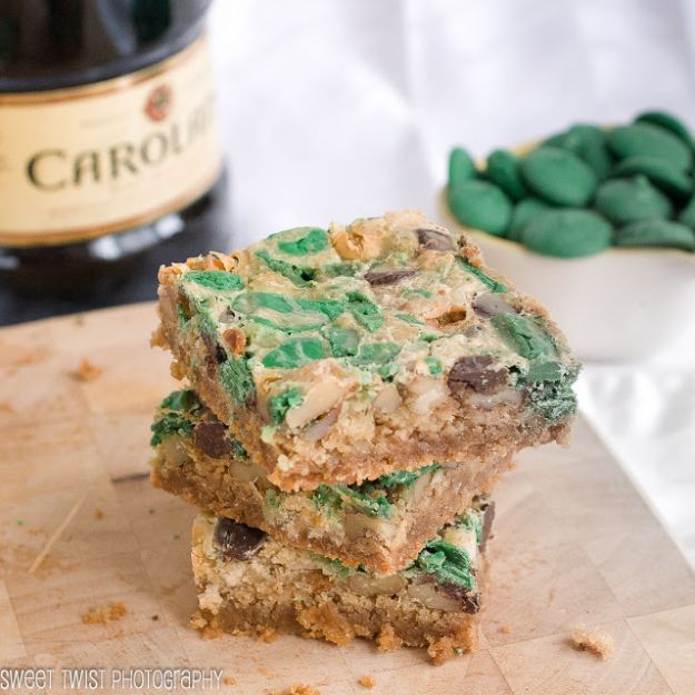St Patrick's Day Food and Recipe Ideas - Irish Cream Magic Bars - DIY St. Patrick's Day Party Recipes for Dinner, Desserts, Cookies, Cakes, Snacks, Dips and Drinks - Green Shamrocks, Leprechauns and Cute Party Foods - Easy Appetizers and Healthy Treats for Adults and Kids To Make - Potluck, Crockpot, Traditional and Corned Beef http://diyjoy.com/st-patricks-day-recipes