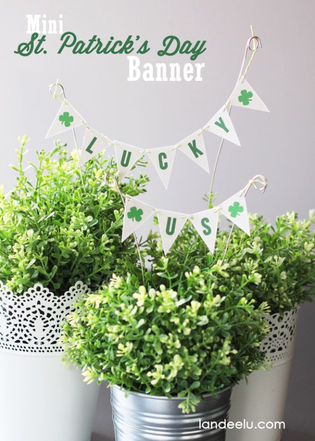 St Patricks Day Decor Ideas - Mini St. Patrick's Banner - DIY St. Patrick's Day Party Decorations and Home Decor Crafts - Projects for Walls, Hanging Banners, Wreaths, Tabletop Centerpieces and Party Favors - Green Shamrocks, Leprechauns and Cute and Easy Do It Yourself Decor For Parties - Cheap Dollar Store Ideas for Those On A Budget http://diyjoy.com/diy-st-patricks-day-decor