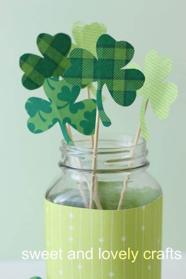 St Patricks Day Decor Ideas - Shamrock Bouquet - DIY St. Patrick's Day Party Decorations and Home Decor Crafts - Projects for Walls, Hanging Banners, Wreaths, Tabletop Centerpieces and Party Favors - Green Shamrocks, Leprechauns and Cute and Easy Do It Yourself Decor For Parties - Cheap Dollar Store Ideas for Those On A Budget http://diyjoy.com/diy-st-patricks-day-decor