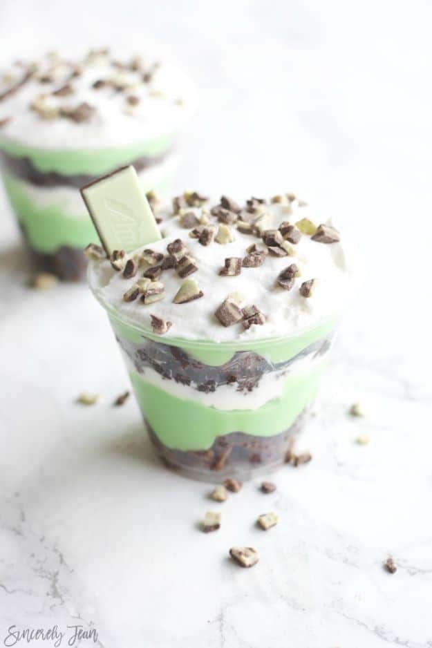 St Patrick's Day Food and Recipe Ideas - St. Patty’s Day Parfait - DIY St. Patrick's Day Party Recipes for Dinner, Desserts, Cookies, Cakes, Snacks, Dips and Drinks - Green Shamrocks, Leprechauns and Cute Party Foods - Easy Appetizers and Healthy Treats for Adults and Kids To Make - Potluck, Crockpot, Traditional and Corned Beef http://diyjoy.com/st-patricks-day-recipes