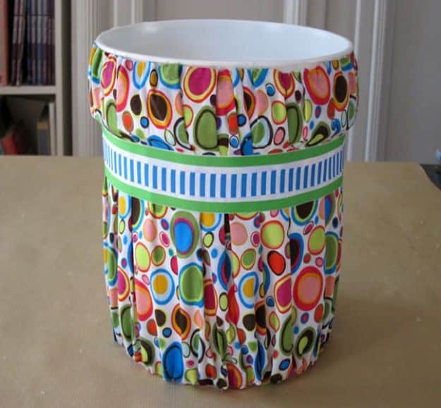 DIY Trash Cans - DIY Paint Bucket Waste Can - Easy Do It Yourself Projects to Make Cute, Decorative Trash Cans for Bathroom, Kitchen and Bedroom - Trash Can Makeover, Hidden Kitchen Storage With Pull Out Cabinet - Lids, Liners and Painted Decor Ideas for Updating the Bin #diykitchen #diybath #trashcans #diy #diyideas #diyjoy http://diyjoy.com/diy-trash-cans