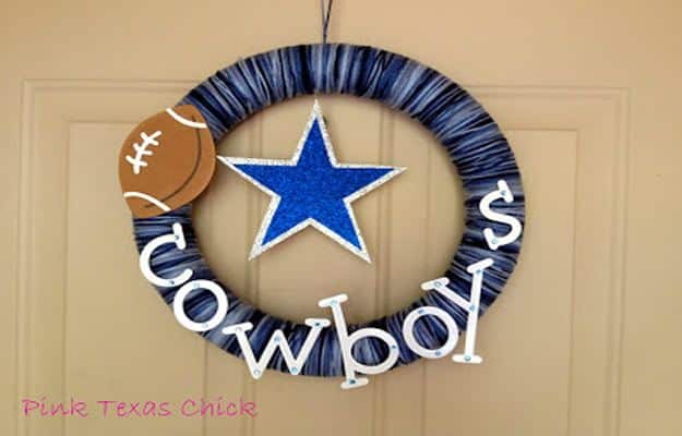 DIY Ideas For Everyone Who Loves Texas - Dallas Cowboys Yarn Wreath - Cute Lone Star State Crafts In The Shape of Texas - Best Texan Quotes, Sayings and Signs for Your Porch and Home - Easy Texas Themed Decorating Ideas - Country Crafts, Rustic Home Decor, String Art and Map Projects Shaped Like Texas - Decor for Living Room, Bedroom, Bathroom, Kitchen and Yard http://diyjoy.com/diy-ideas-Texas