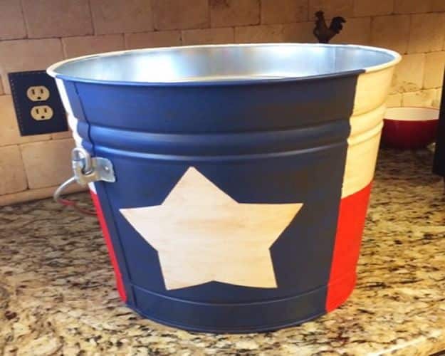 DIY Ideas For Everyone Who Loves Texas - Hand Painted Texas Flag Bucket - Cute Lone Star State Crafts In The Shape of Texas - Best Texan Quotes, Sayings and Signs for Your Porch and Home - Easy Texas Themed Decorating Ideas - Country Crafts, Rustic Home Decor, String Art and Map Projects Shaped Like Texas - Decor for Living Room, Bedroom, Bathroom, Kitchen and Yard http://diyjoy.com/diy-ideas-Texas