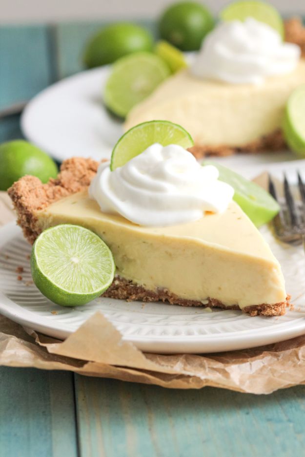Low Sugar Dessert Recipes - Healthy Key Lime Pie - Healthy Desserts and Ideas for Healthy Sweets Without Much Sugar - Raw Foods and Easy Clean Eating Dessert Tips, Keto Diet Snacks - Chocolate, Gluten Free, Cakes, Fruit Dips, No Bake, Stevia and Sweetener Options - Diabetic Diets and Diabetes Recipe Ideas for Desserts #recipes #recipeideas #lowsugar #nosugar #lowcalorie #diyjoy #dessertrecipes #lowsugar #dietrecipes