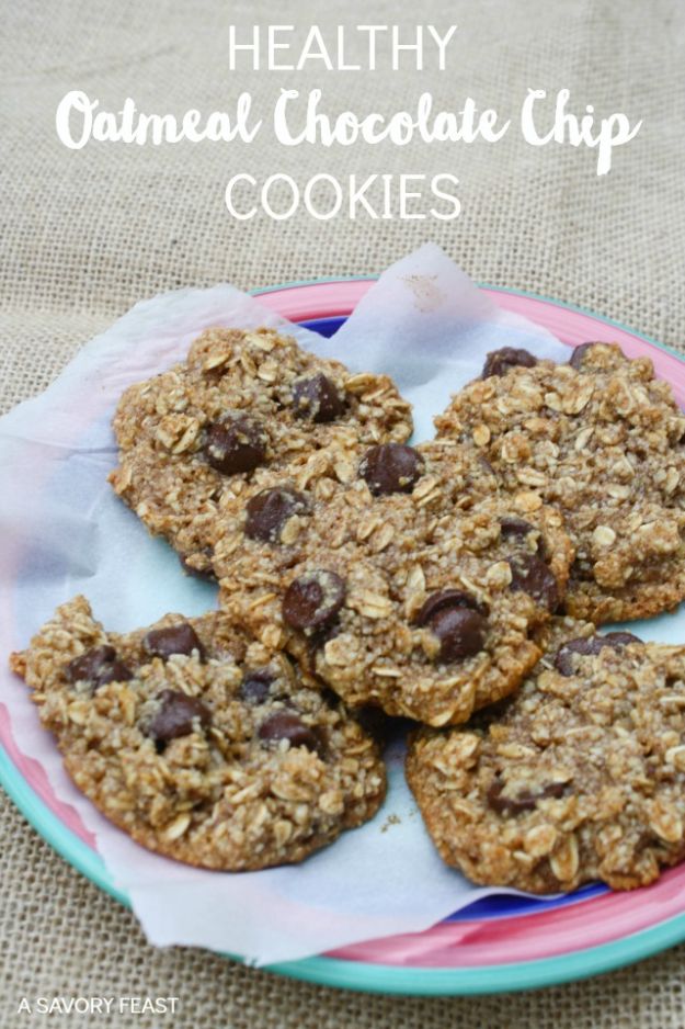 Low Sugar Dessert Recipes - Healthy Oatmeal Chocolate Chip Cookies - Healthy Desserts and Ideas for Healthy Sweets Without Much Sugar - Raw Foods and Easy Clean Eating Dessert Tips, Keto Diet Snacks - Chocolate, Gluten Free, Cakes, Fruit Dips, No Bake, Stevia and Sweetener Options - Diabetic Diets and Diabetes Recipe Ideas for Desserts #recipes #recipeideas #lowsugar #nosugar #lowcalorie #diyjoy #dessertrecipes #lowsugar #dietrecipes