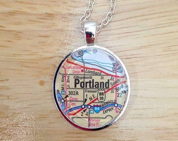 Cool State Crafts - How To Make A Glass Photo Pendant - Easy Craft Projects To Show Your Love For Your Home State - Best DIY Ideas Using Maps, String Art Shaped Like States, Quotes, Sayings and Wall Art Ideas, Painted Canvases, Cute Pillows, Fun Gifts and DIY Decor Made Simple - Creative Decorating Ideas for Living Room, Kitchen, Bedroom, Bath and Porch http://diyjoy.com/cool-state-crafts