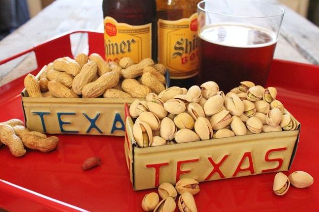 DIY Ideas For Everyone Who Loves Texas - License Plate Box - Cute Lone Star State Crafts In The Shape of Texas - Best Texan Quotes, Sayings and Signs for Your Porch and Home - Easy Texas Themed Decorating Ideas - Country Crafts, Rustic Home Decor, String Art and Map Projects Shaped Like Texas - Decor for Living Room, Bedroom, Bathroom, Kitchen and Yard http://diyjoy.com/diy-ideas-Texas