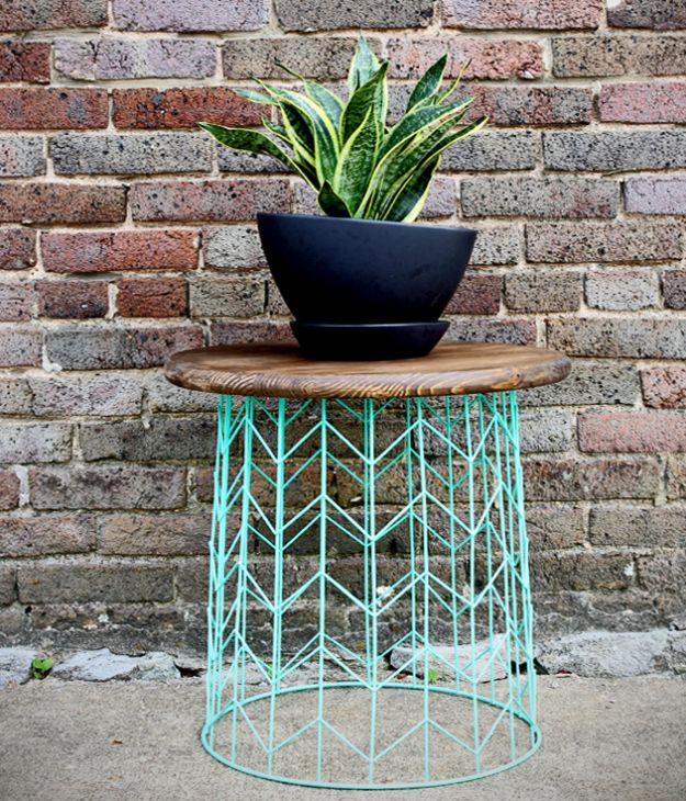 DIY Patio Furniture Ideas - Make This Wire Basket Side Table - Cheap Do It Yourself Porch and Easy Backyard Furniture, Rocking Chairs, Swings, Benches, Stools and Seating Tutorials - Dining Tables from Pallets, Cinder Blocks and Upcyle Ideas - Sectional Couch Plans With Cushions - Makeover Tips for Existing Furniture #diyideas #outdoors #diy #backyardideas #diyfurniture #patio #diyjoy http://diyjoy.com/diy-patio-furniture-ideas