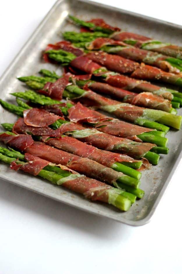 Gluten Free Appetizers - Prosciutto Wrapped Asparagus - Easy Flourless and Glutenfree Snacks, Wraps, Finger Foods and Snack Recipes - Recipe Ideas for Gluten Free Diets #glutenfree 