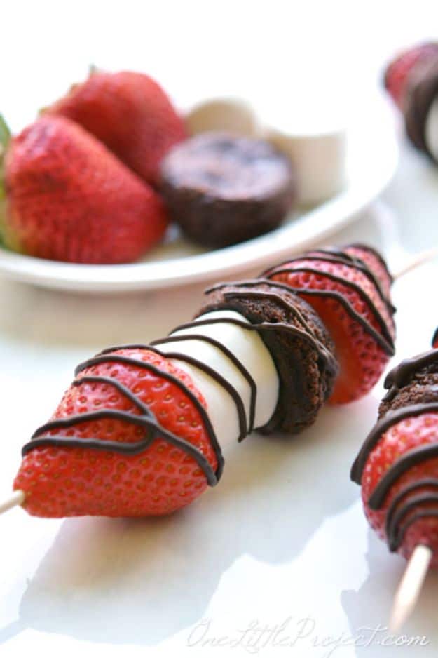 Best Summer Snacks and Snack Recipes - Strawberry Brownie Skewers - Quick And Easy Snack Ideas for After Workout, School, Work - Mid Day Treats, Best Small Desserts, Simple and Fast Things To Make In Minutes - Healthy Snacking Foods Made With Vegetables, Cheese, Yogurt, Fruit and Gluten Free Options - Kids Love Making These Sweets, Popsicles, Drinks, Smoothies and Fun Foods - Refreshing and Cool Options for Eating Otuside on a Hot Day   #summer #snacks #snackrecipes #appetizers