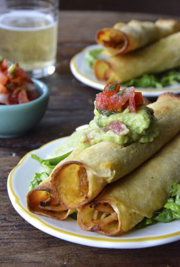 Easy Recipes For Rotisserie Chicken - Baked Chicken and Cheese Taquitos - Healthy Recipe Ideas for Leftovers - Comfort Foods With Chicken - Low Carb and Gluten Free, Crock Pot Meals,#easyrecipes #dinnerideas #recipes
