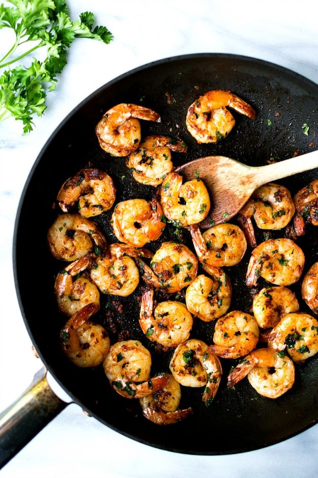 Best Lowfat Recipes - Weight Watchers Garlic Shrimp - Easy Low fat and Healthy Recipe Ideas For Eating Well and Dieting, Weight Loss - Quick Breakfasts, Lunch, Dinner, Snack and Desserts - Foods with Chicken, Vegetables, Salad, Low Carb, Beef, Egg, Gluten Free #lowfatrecipes 