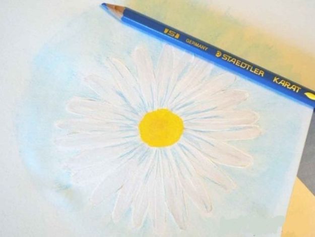How To Paint Flowers - How To Paint A Daisy - Step by Step Tutorials for Painting Roses, Daisies, Whimsical and Abstract Floral Techniques - Easy Acrylic Flower Tutorial for Beginners - Paint on Wood, Canvas, On Wasll, Rocks, Fabric and Paper - Step by Step Instructions and How To #painting #diy 