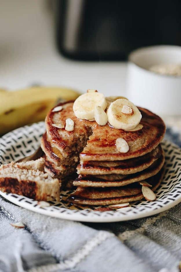 Best Pancake Recipes - Banana Oatmeal Blender Pancakes - Homemade Pancakes With Banana, Berries, Fruit and Maple Syrup - How To Make Pancake Mix at Home - Gluten Free, Low Fat and Healthy Recipes - Breakfast and Brunch Recipe Ideas - Silver Dollar, Buttermilk, Make Ahead and Quick Versions With Strawberries and Blueberries #pancakes #pancakerecipes #recipeideas #breakfast #breakfastrecipes http://diyjoy.com/pancake-recipes