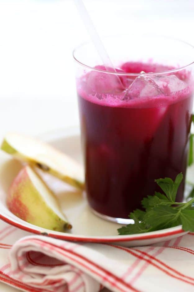 DIY Juice Recipes for Health, Detox and Energy - Beet Ginger Detox Juice - Juicing for Beginners With Fruit and Vegetables - Recipe Ideas and Mixes for Juices That Promote Weightloss, Help With Inflammation, For Cancer, For Skin, Cleanse and for Fat Burning - Try These for Kids, for Breakfast, Lunch and Post Workout 